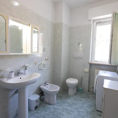 Felici Al Mare - 200 Metri Dalla