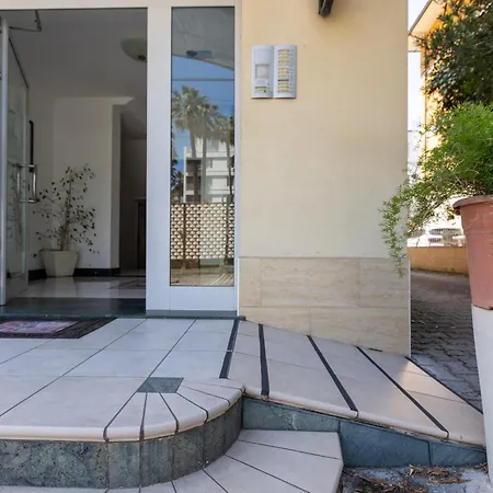 Felici Al Mare - 200 Metri Dalla *